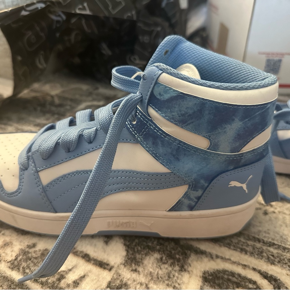 Puma rebound layup size 5.5 kids Sky Blue/White High-Tops new - no tags or box - Picture 3 of 7